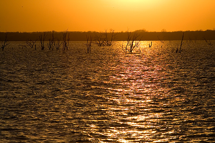 Clinton Lake Sunset || Canon350d/EF70-200/F4L@200| 1/3200s | f8 | ISO400 |handheld