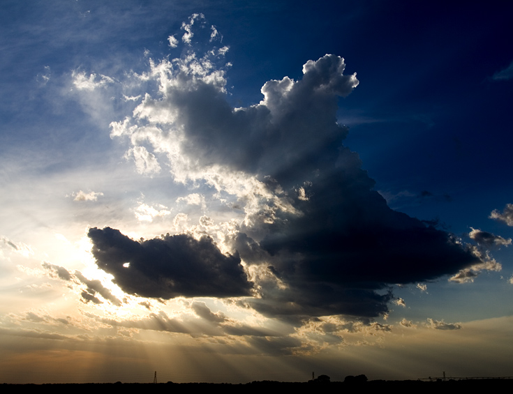 Clouds Hiding Sun || Canon350d/EF17-40/F4L@21 | 1/400s | f9 | ISO100 | handheld