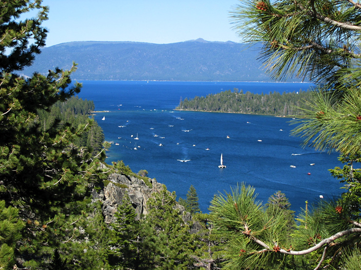 Emerald Bay II| Canon Powershot S45/21.3mm (~106mm 35mm equiv) | 1/1000s | f5.6 | ISO100? |handheld