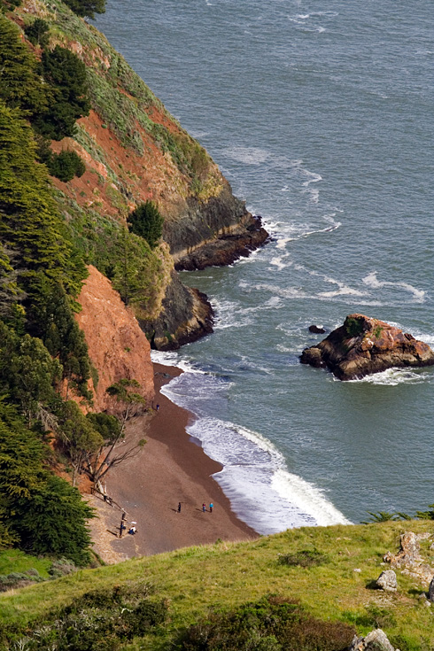 Golden Gate Beach Closeup || Canon350d/EF70-200/F4L@200| 1/800s | f10 | ISO400 | tripod