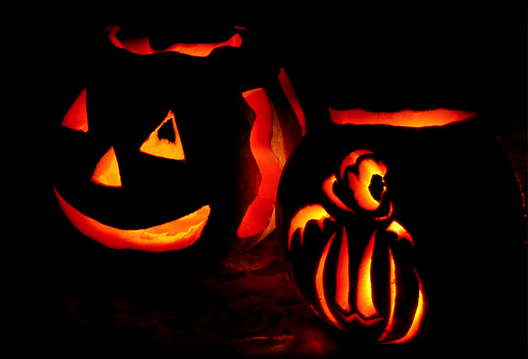 Jack-o-Lanterns || Canon Powershot S45/12.3mm (~62mm 35mm equiv) | 1s | f3.5 | ISO100 |tripod