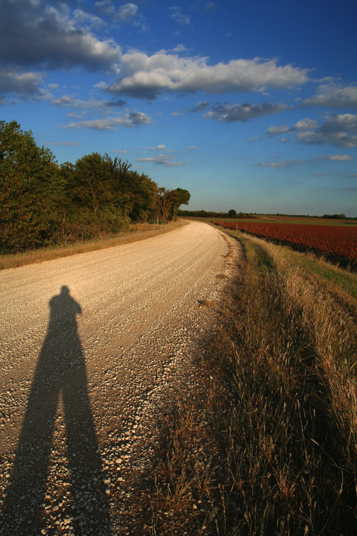 Long Road || Canon350d/EF17-40/F4L@17 | 1/160s | f8 | ISO100 |handheld