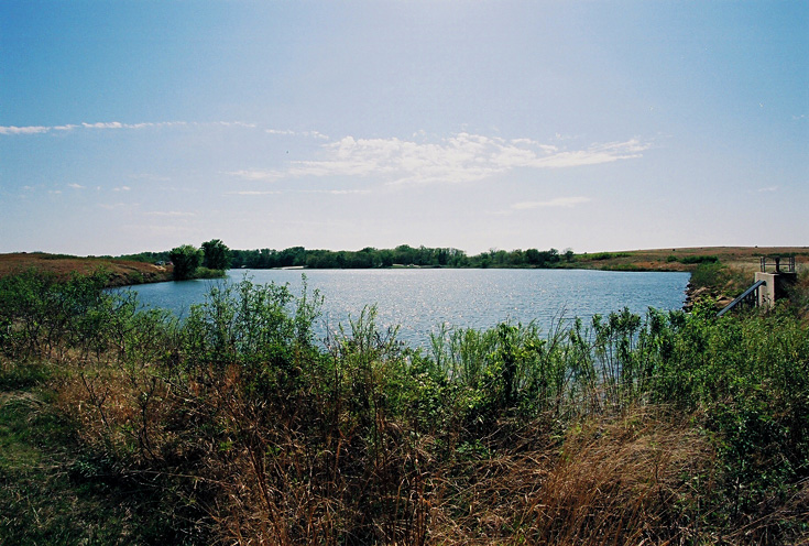 Maxell Lake, Spring 2006|| CanonElanIIe/EF17-40/F4L@17 | unk | unk | ISO400 | handheld