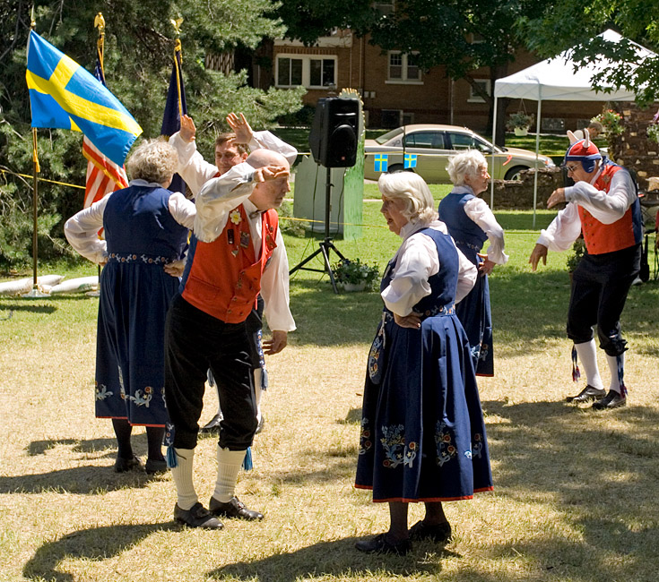 Whimsical Leikarringen || Canon350d/EF17-40/F4L@40 | 1/400s | f10 | ISO400 | handheld