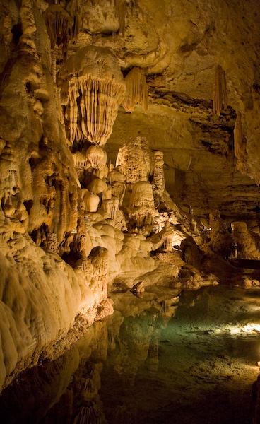 Natural Bridge Cavern || Canon350d/EF17-55/F2.8EFS@17 | 1/15s | f2.8 |  IS1600 | handheld