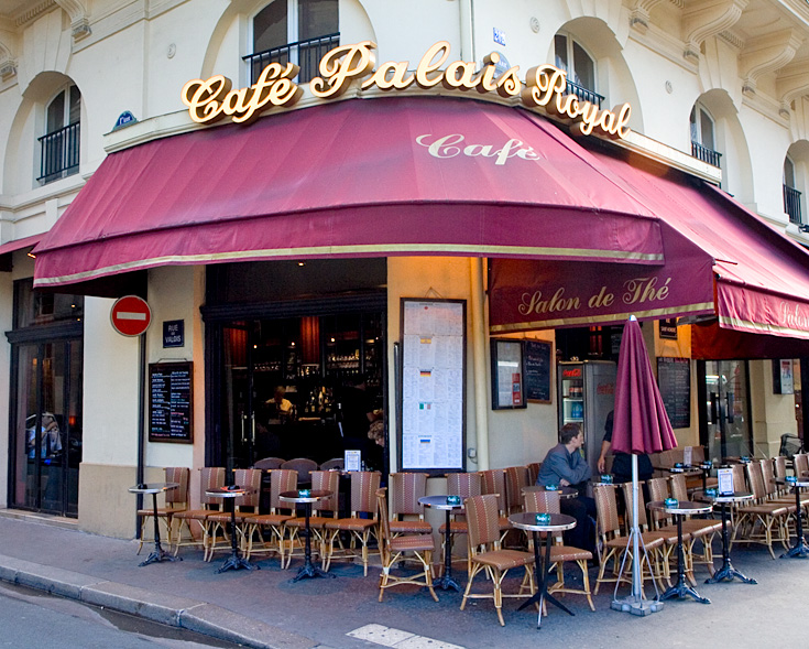 Parisian Cafe || Canon350d/EF17-55/F2.8EFS@18 | 1/80s | f7.1 |  IS400 | handheld