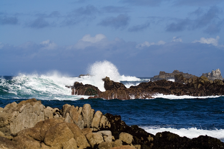 Pacific Grove Waves || Canon350d/EF70-200/F4L@81 | 1/4000s | f4.5 | ISO200 | handheld