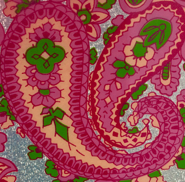 Pink Paisley Tele Closeup || Canon40d/EF70-200/F4L@94 | 1/15s | f11 | ISO100 | tripod