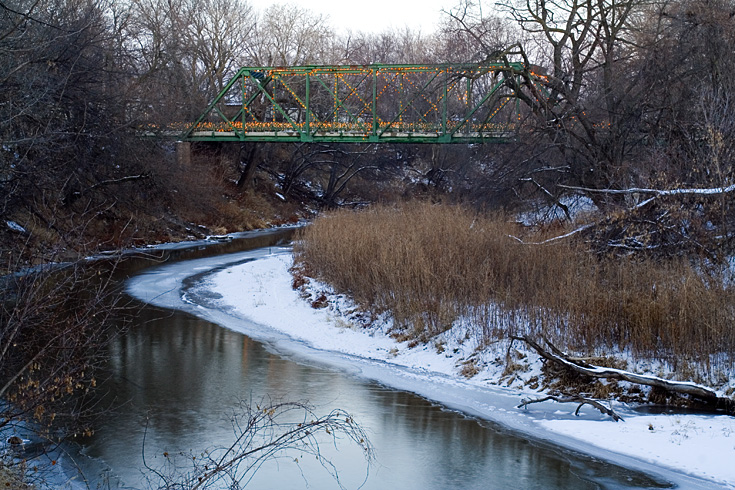 Smoky Hill Bridge at Dusk|| Canon350d/EF17-40/F4L@40| 1s | f16 | ISO100 |tripod