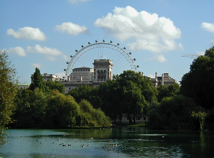 View of the Eye || Olympus D490Z/15.7mm(102mm 35mm equiv)| 1/800s | f4.4 | ISO100 |handheld