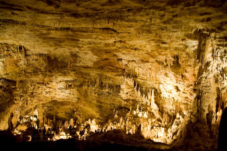 Natural Bridge Cavern II || Canon40d/EF17-55/F2.8EFS@17 | 1/6s | f2.8 |  ISO1600 | handheld