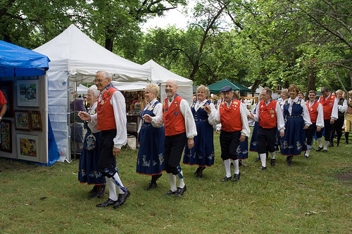 Leikarring Dancers