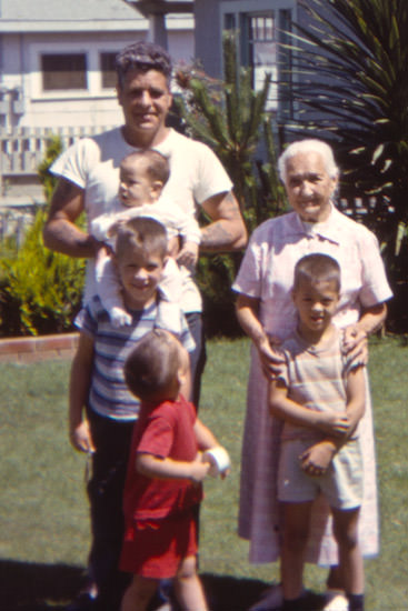 Dand, grandma & kids