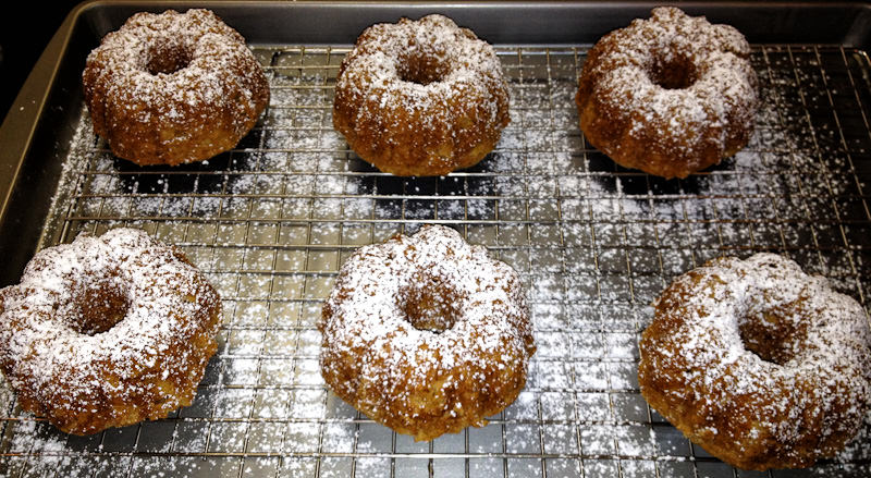 apple cinnamon muffin