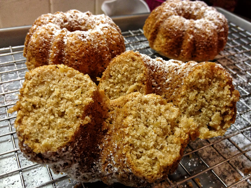 apple cinnamon muffin