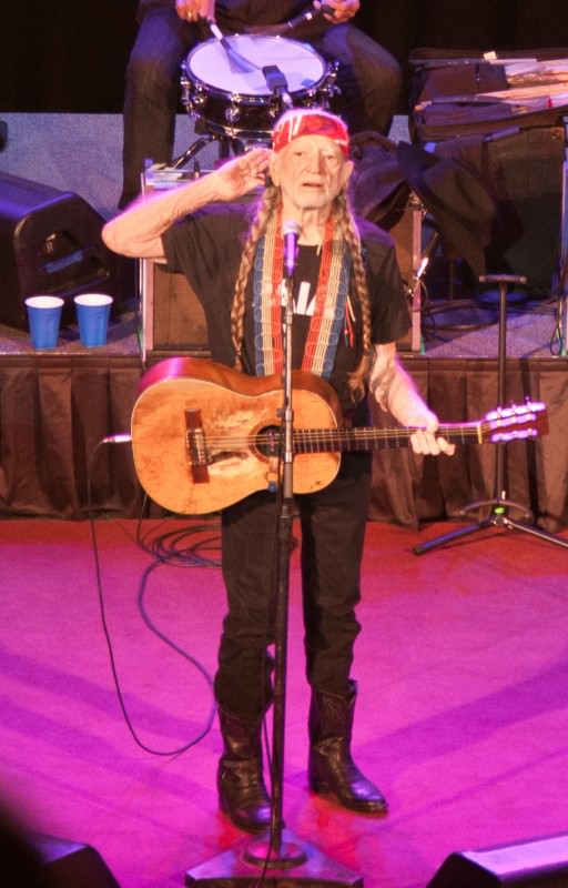 Willie Nelson, Stiefel Theater, Salina KS