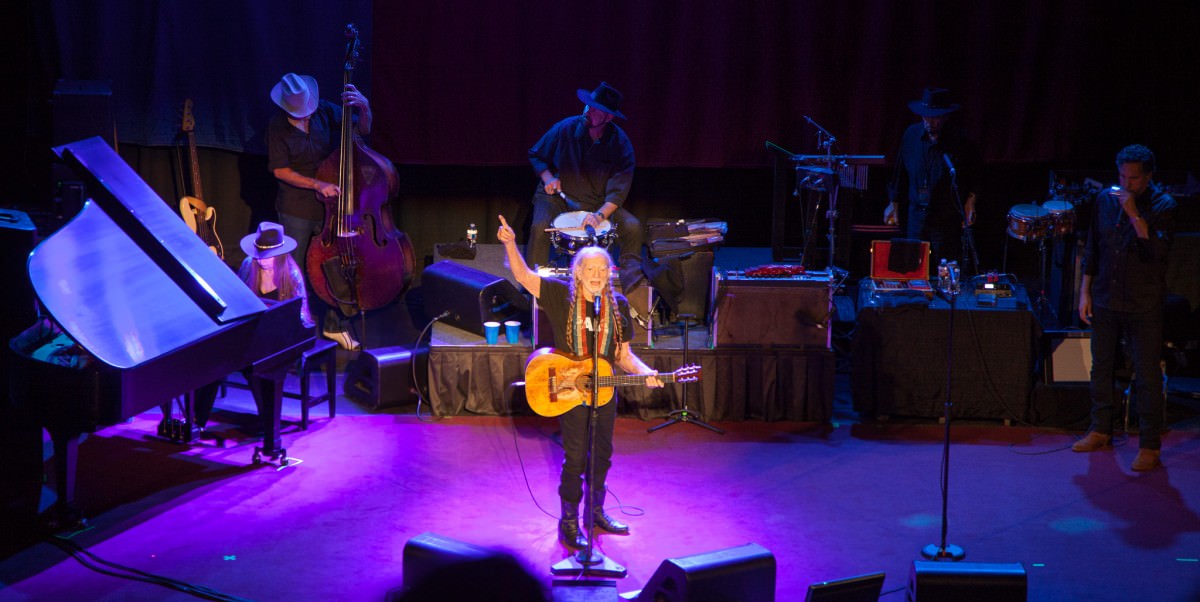 Willie Nelson, Stiefel Theater, Salina KS