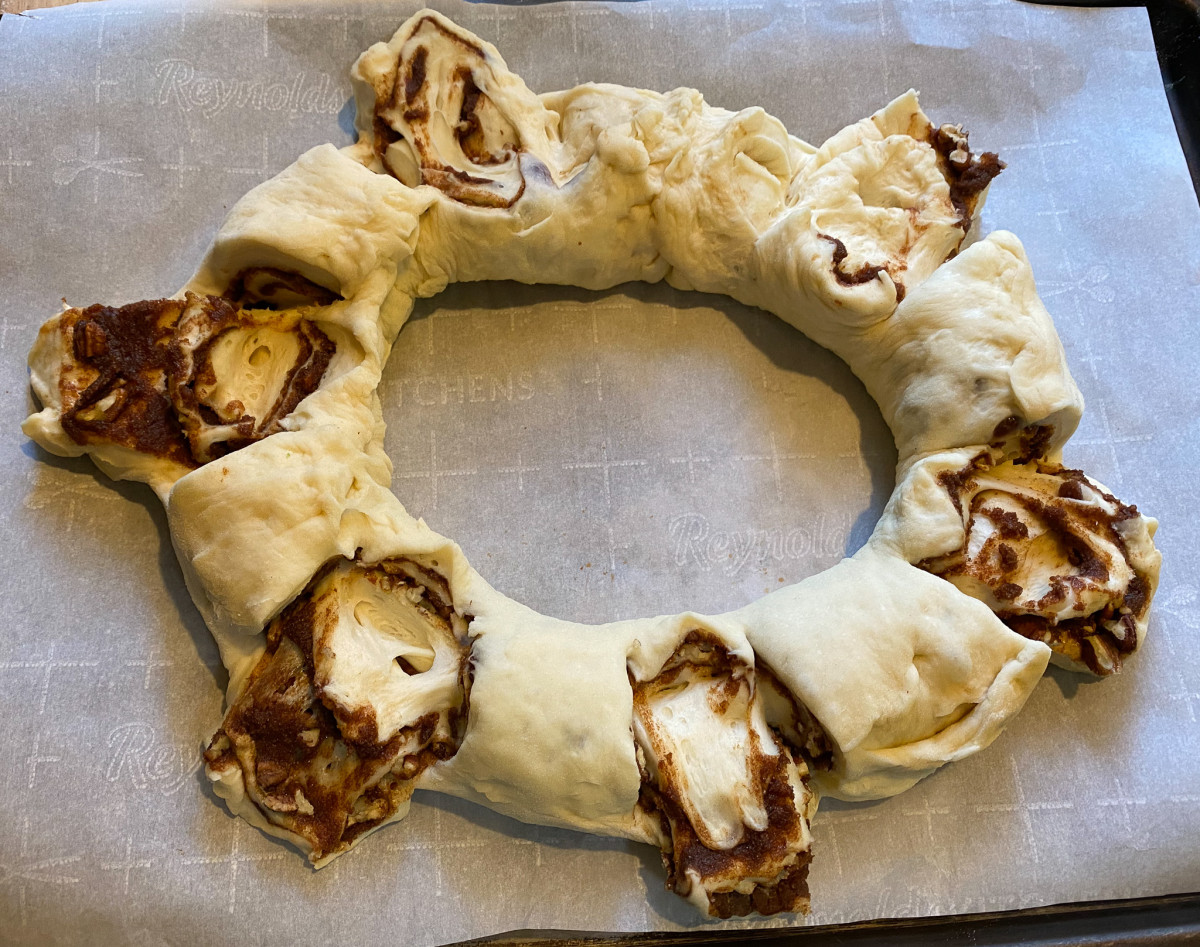Swedish Tea Ring -- after cutting