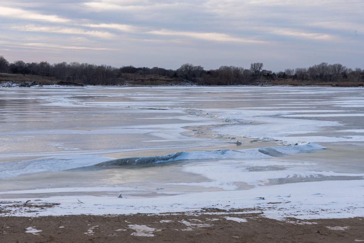 Crazy ice formation formed at the boundary of the center channel