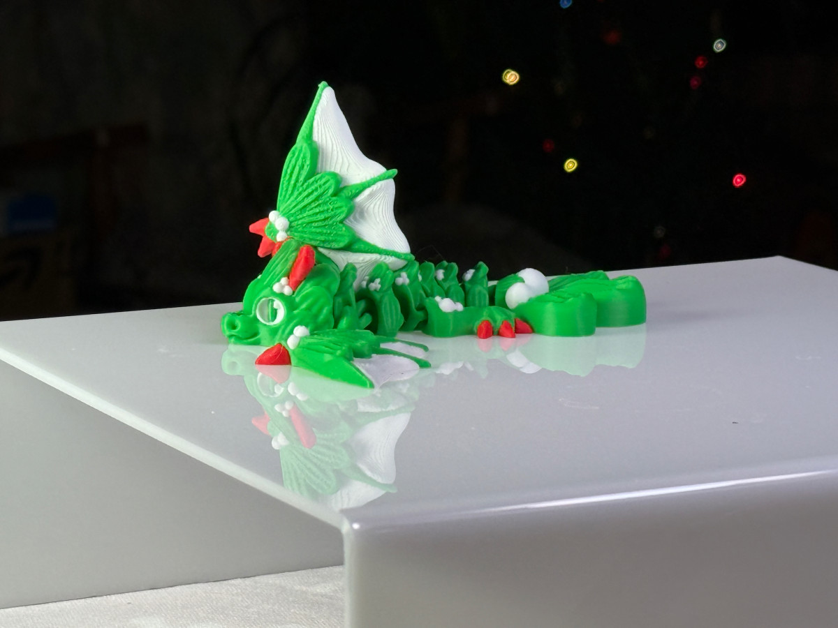 3D prints: Mistletoe Dragon