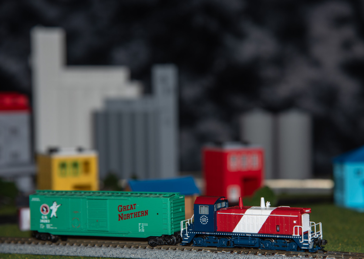 Broadway Limited TRRA #1207 in bicentennial livery